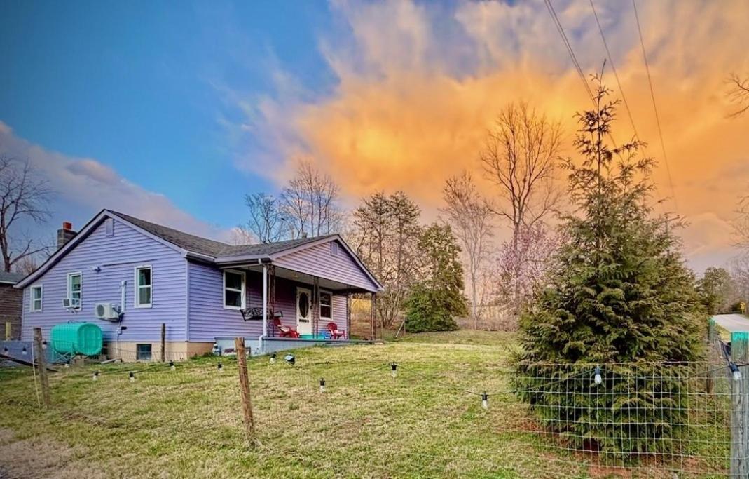 Giggling Creek Cottage - Bedjet! King Sized! Gazebo, 45 Acres, Arcades, Nintendo, More Henry Exterior foto